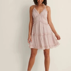 Sommarklänning - Rosa blommig klänning!