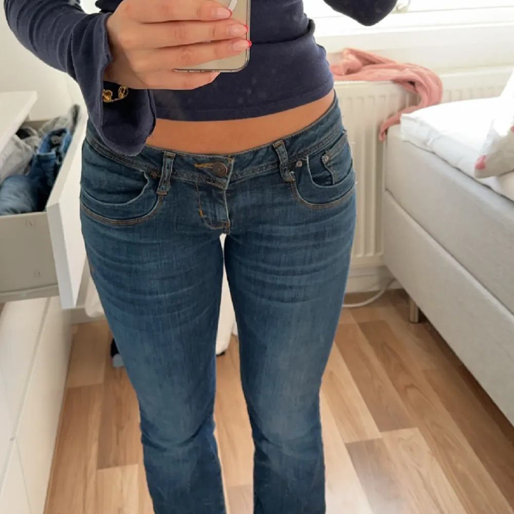Säljer mina ltb jeans då de tyvärr inte kommer till användning 💕💕pris går att diskutera!. Jeans & Byxor.