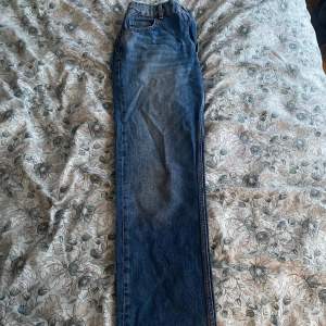 Jeans från zara i stl 38😃 Köparen står för frakten 