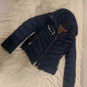 Hollies jacka - Använd få gånger 