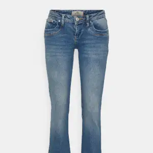 Lågmidjade jeans från ltb i modellen Valerie, knappt använda. De är storlek 28/36 men jag har sprättat upp dom nere vid benen så dom är lite längre!💗
