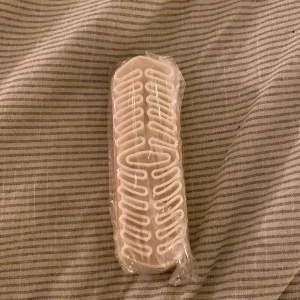 Suade/mocka borste - Ass bra suade/mocka borste av gummi och trä. Som återupplivar dina skor💪