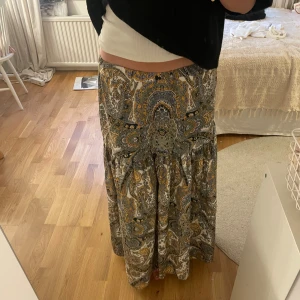 Långkjol - Långkjol i fint mönster❤️❤️