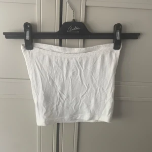 Bandeu topp - Aldrig använd💕 Croppad
