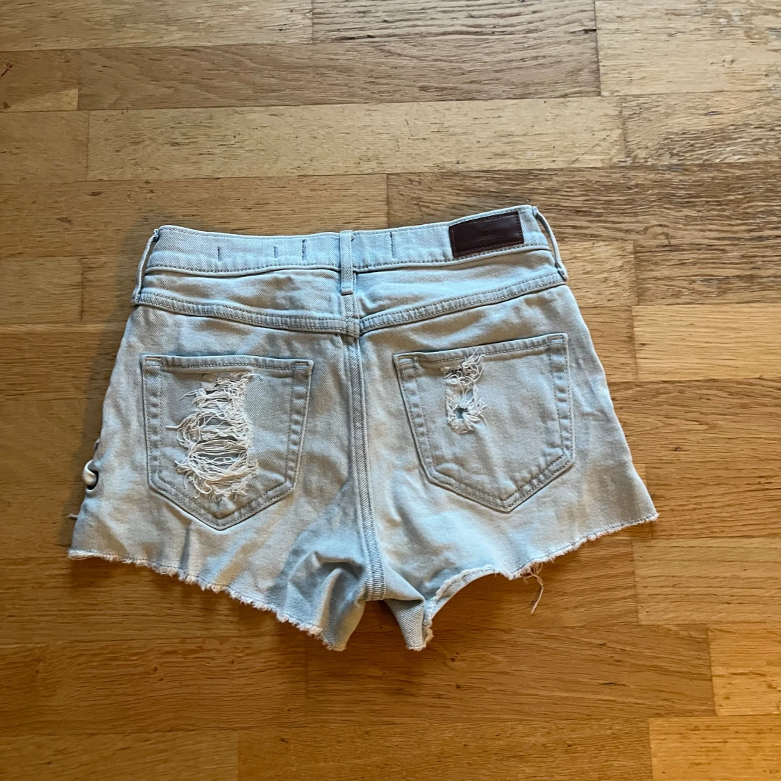 Hollister shorts - 90
