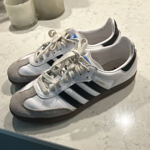 Adidas Samba - Som nya, använda 3 ggr. Stlk 39 1/3