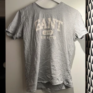 Grå gant t-shirt - Grå gant t-shirt, skick 8/10. Storlek S.