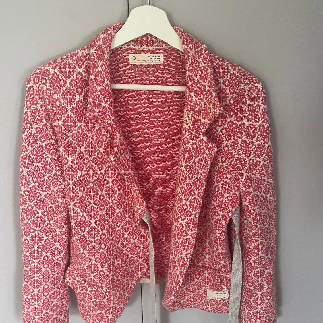 Super fin rosa kofta från oddmolly - 92