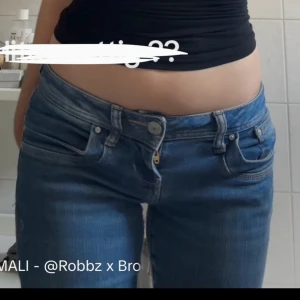 Ltb jeans (Valerie) - Ltb jeans i modellen Valerie (lågmidjade och bootcut) använt skick men inga defekter. Alla bilder är mina.