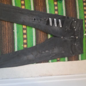 Dsquared2 byxor - Dsquaerd2 byxor äkta använda bara lite