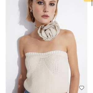 Stickad tubtop - Jättefin stickad tubtop som aldrig är använd, nypris 490kr!