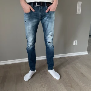 Replay anbass hyperflex - Säljer dessa tvärfeta eftertraktade stentvättade replay anbass. Väldigt fint skick, inga defekter alls. Storlek: EU32 Tveka inte på att höra av dig!  Mvh  Re:New Closet 