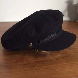 Superfin hatt köpt i Englands primark som är i gott skick, skriv för fler bilder🫶🏽