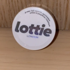 Ögonskugga - En ögonskugga i färgen Unphased.