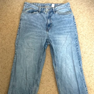 ✨Wide ultra high waist & Denim jean’s ✨ - Dessa jeans är perfekta för att ge dig en snygg och trendig look😊💫. Kvalitet och material är fantastiskt skön och perfekta passform kommer du känna dig bekväm och självsäker hela dagen✨💫  (Dom behöver bara strykas😊♥️)