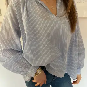 Oversize skjortblus från H&M i stl S