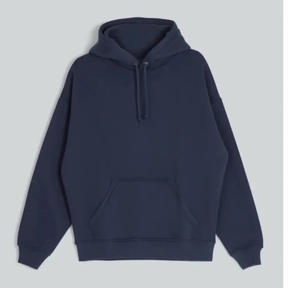 mörkblå hoodie från bikbok   Nypris 399kr. mitt pris 200kr. Hoodies.