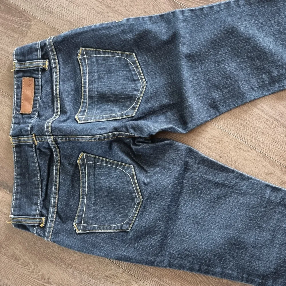 Bara haft de 2 gånger på ser som ny ut. . Jeans & Byxor.