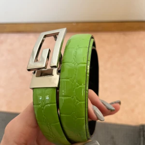 Grönt bälte - Vintage bälte från 70/80 talet, i äkta läder!! Jättefint skick och i princip aldrig använt. 💚 