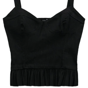 Topp - Lite korsettaktig-topp från zara. Dragkedja på sidan och stretch i ryggen. Knappt använd 