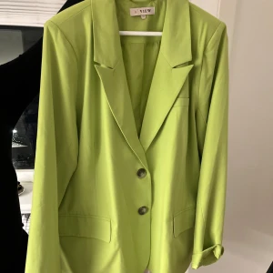 Aview Limegrön kavaj  - Så snygg Limegrön kavaj från Aview i storlek 42💚 Nypris över 1000kr