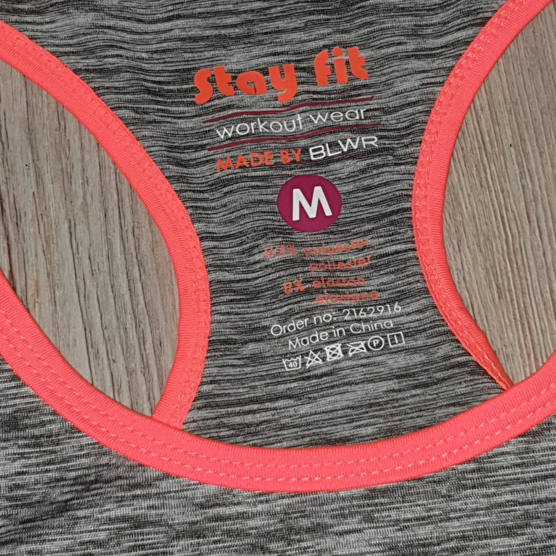 Grå och neon rosa/orange "Stay fit" träningslinne - 90