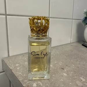 Queen feyli  - Nästan helt oanvänd parfym från Queen feyli. 50 ml 