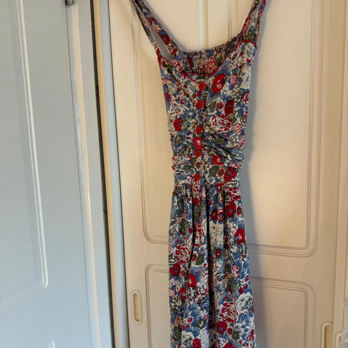 Blommig klänning  - 92