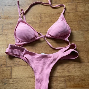 Favoritbikini - Säljer min favoritbikini som endast användes en gång. Säljer pga jag ej använder bikini längre. 