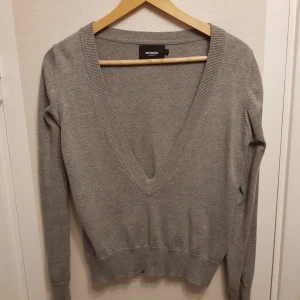 Stickad jumper strl M från Resteröds - Stickad jumper strl M från Resteröds Bomull 