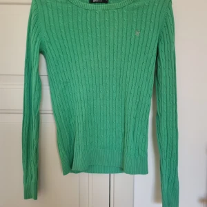 Grön tröja  - Grön tröja i bra skicn 