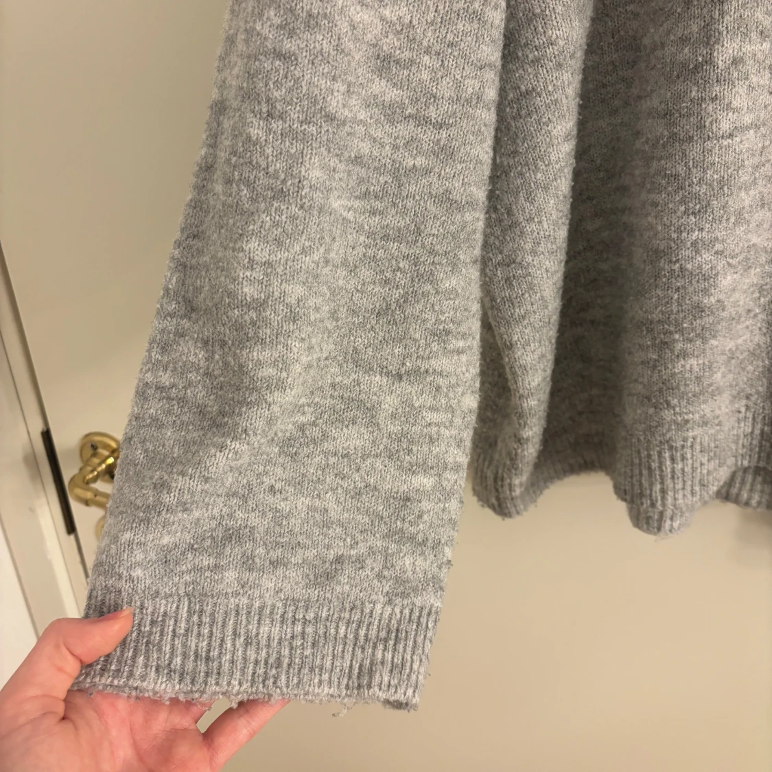 Grå stickad tröja - 90