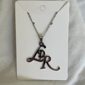 Lana Del Rey Halsband - •Helt ny •Rostfrittstål 