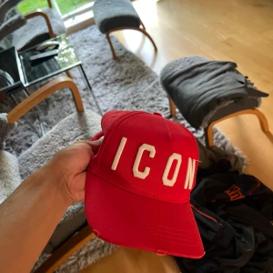 Icon keps - Knappt andvänd 