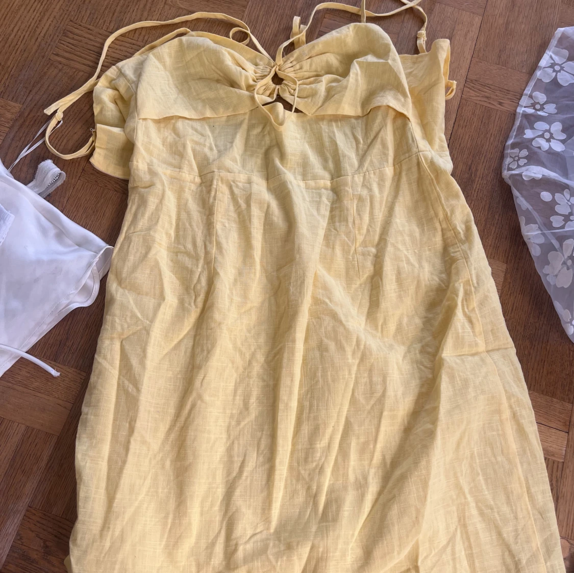 Gul klänning - 90