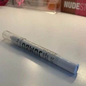 Nyx jumbo highlighter - Helt ny och oanvänd (plastet är kvar) fick den som födelsedagspresent oxh säljer för att jag inte använder 💓