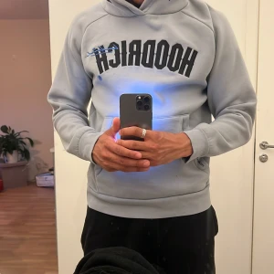Hoodrich Hoodie - Storlek L (passar M) Skick 10/10 - aldrig använt  
