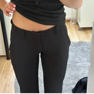 Kostymbyxor  - St 34