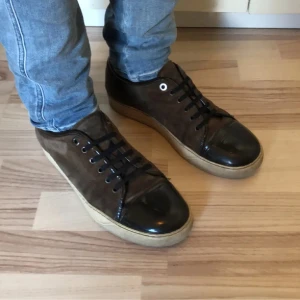 Lanvins  - Säljer dessa sjukt snygga lanvins i en unik färg,skon är inte i bästa skicket men har fortfarande mycket att ge, kom med bud