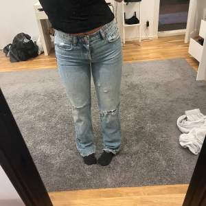 Jeans från Zara i bra skick. 