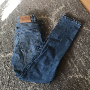 Jack&jones jeans - Skick 10/10 helt nya. Om det är något ni vill ba fråga
