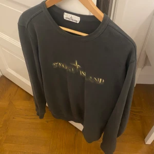 Stone Island Tröja - Nypris: 2800 kr  Mycket bra skick! Storlek: L