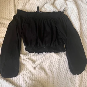Off shoulder tröja  - Fin å skön att ha på, växt ur den