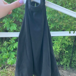 Halterneck topp  - Använd 1 gång