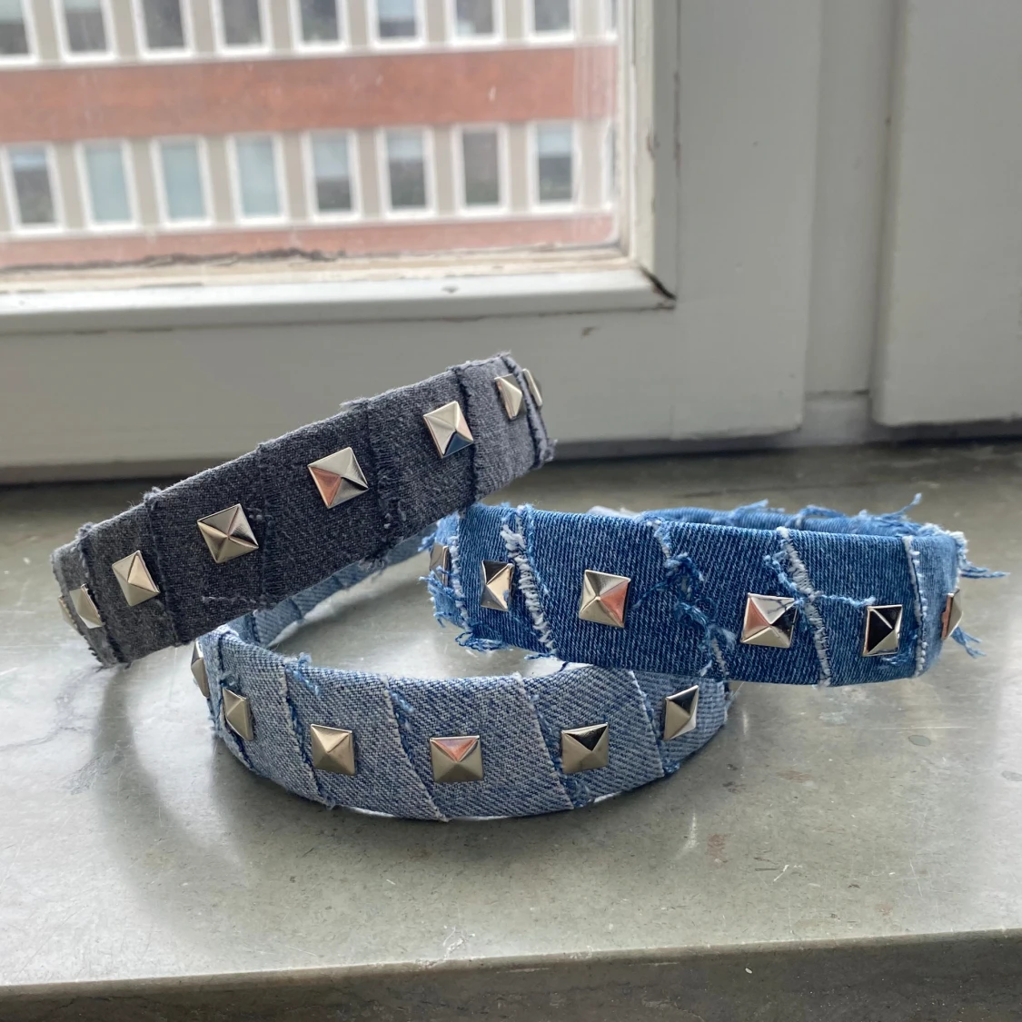 Diadem med studs - 92