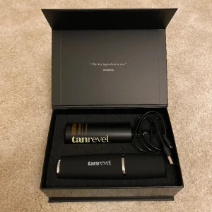 Tanrevel PRO - Säljer min Tanrevel PRO som jag fått i julklapp men som tyvärr inte kommer till användning. Testad en gång i ansiktet därav är flaskan öppnad men i övrigt är den som ny! 🤩💖 Ord. pris 1299kr