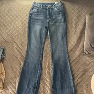 Helt nya bootcut jeans från SHEIN 