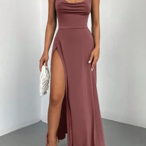 Klänning - Jättefin klänning, endast testad:)