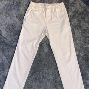 Linnebyxor  - Använda men bra kvalite. 73% bomull, 25% linne. 