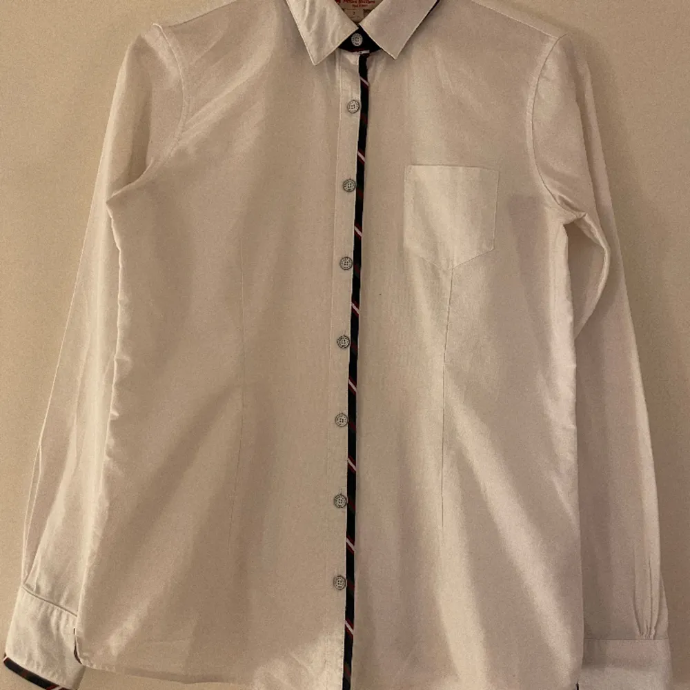 Brooks Brothers cotton shirt in perfect condition! Size US 2/ FR 38/ UK 8. Bought in New York.. Skjortor.